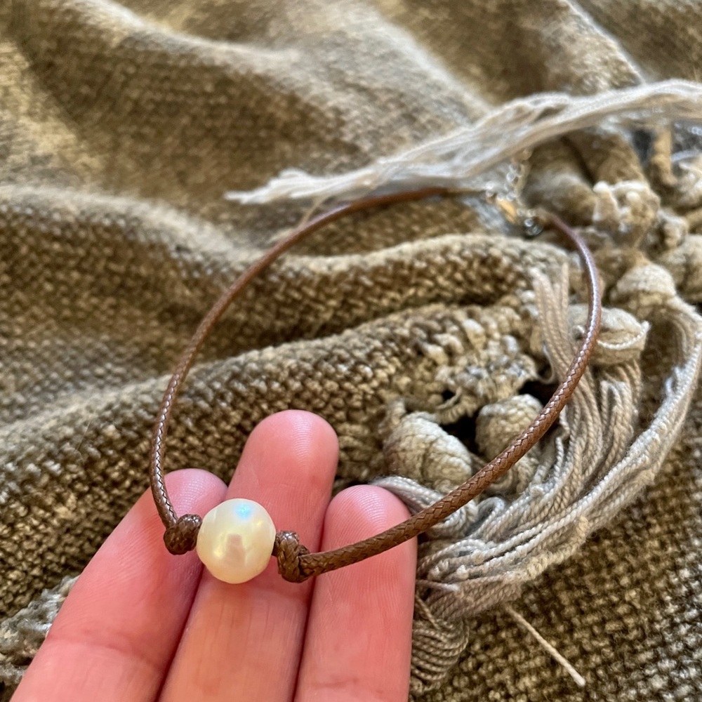 Elegant Brown Leather Pearl Anklet